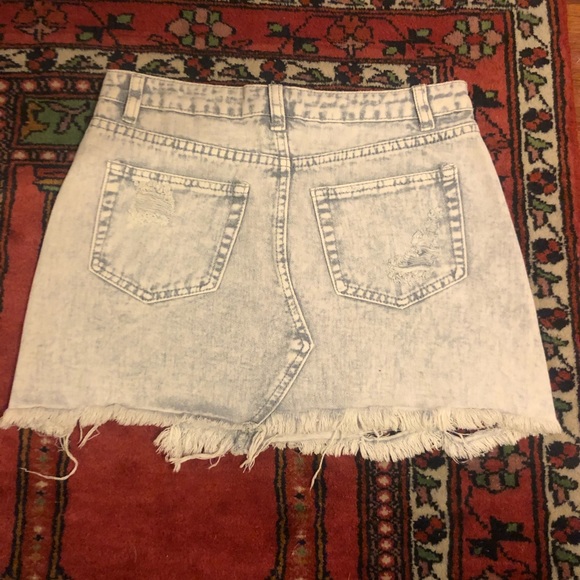 Signature8 - Distressed Light Denim Skirt Small - Picture 2 of 6
